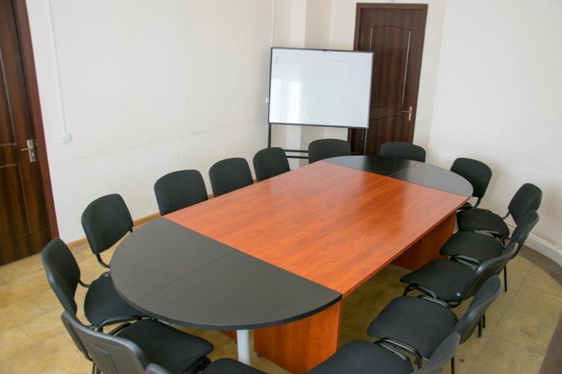 მცირე საკონფერენციო ოთახი