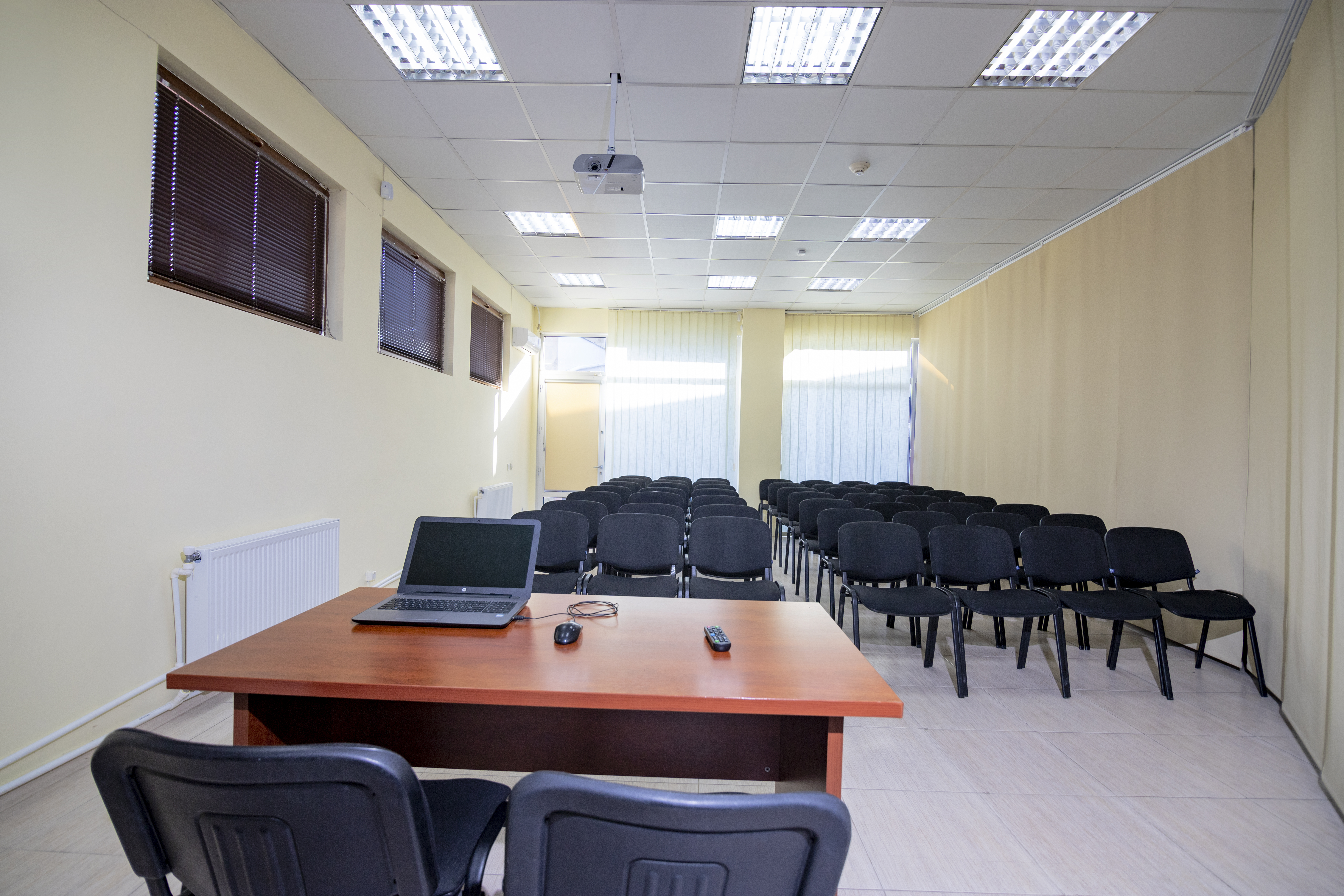 დიდი საკონფერენციო ოთახი