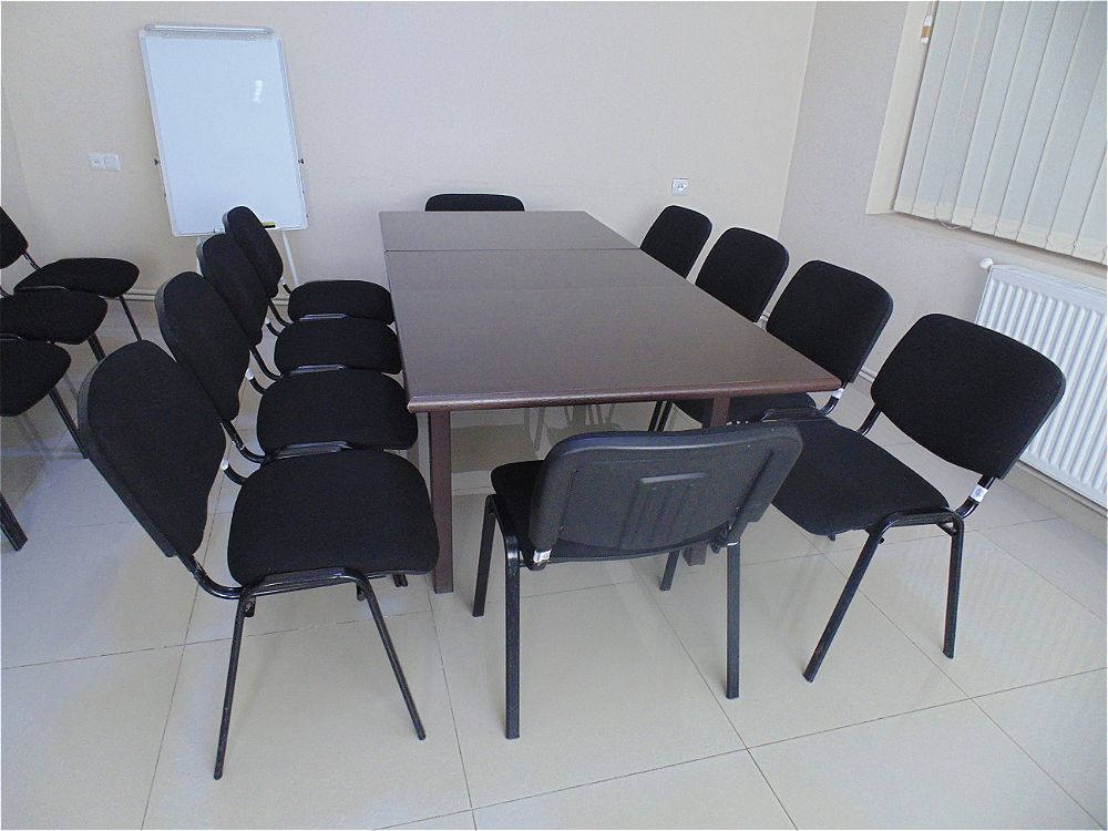 მცირე საკონფერენციო ოთახი